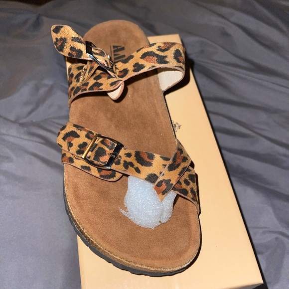 Sandals - Picture 2 of 2